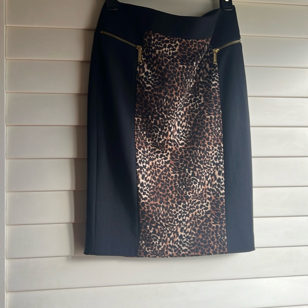 Beautiful black leopard, Michael Kors, two zipper on the side stretchy